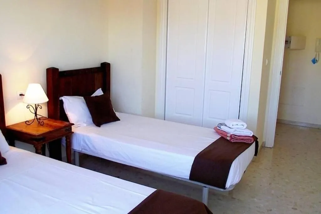 Las Brisas Apartment, 살로브레나 아파트